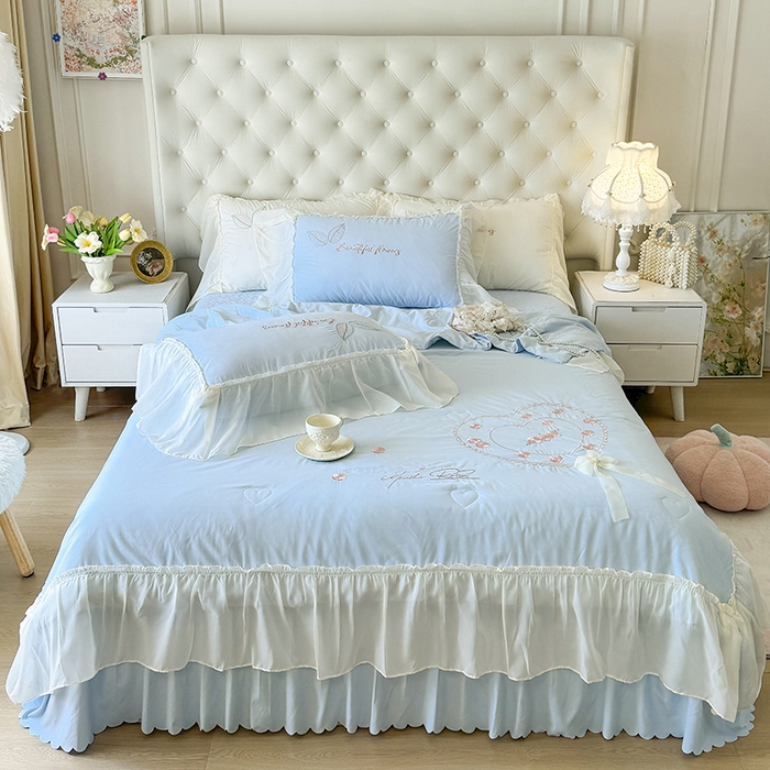 91家纺网 家纺一手货源 找家纺 宅家居 2025新款法式花边浪漫花卉爱心刺绣绗绣床盖夏被夏凉被空调被四件套-玫瑰之恋 玫瑰之恋-浅蓝