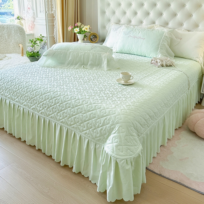 91家纺网 家纺一手货源 找家纺 宅家居 2025新款法式花边浪漫花卉爱心刺绣绗绣床盖夏被夏凉被空调被四件套-玫瑰之恋 玫瑰之恋-水绿