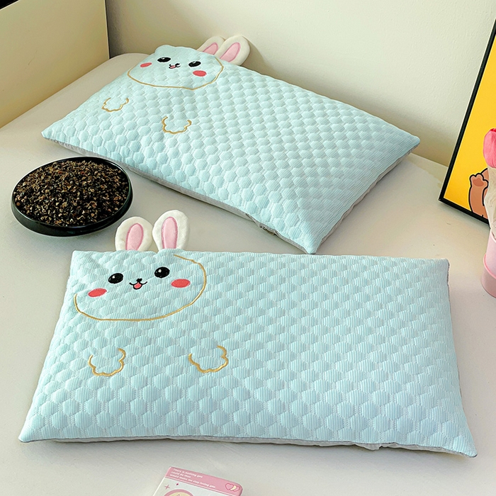 91家纺网 家纺一手货源 找家纺 卓昌枕芯 2025新款卡通儿童夏季荞麦羽丝绒枕芯凉豆豆枕头可拆卸 浅蓝-小兔 枕套加羽丝绒内胆30x50cm/只