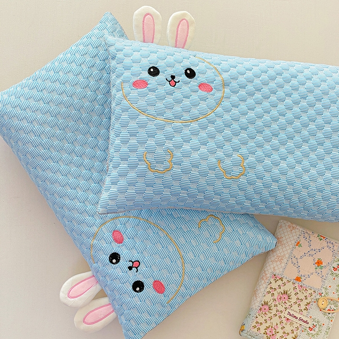91家纺网 家纺一手货源 找家纺 卓昌枕芯 2025新款卡通儿童夏季荞麦羽丝绒枕芯凉豆豆枕头可拆卸 蓝色-小兔 枕套加荞麦壳内胆30x50cm/只