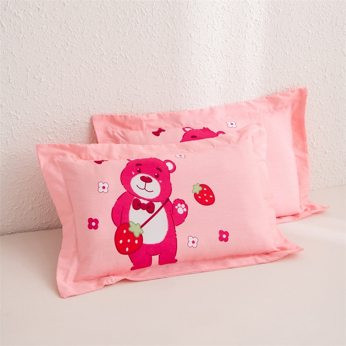 91家纺网 家纺一手货源 找家纺 大熊枕芯 2025新款全棉纯棉卡通儿童印花枕枕套可拆卸枕芯枕头 草莓大熊
