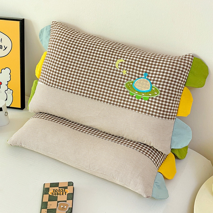 91家纺网 家纺一手货源 找家纺 卓昌枕芯 2025新款卡通全棉纯棉水洗棉儿童荞麦羽丝绒枕头枕芯可拆卸 咖格-飞船 枕套加羽丝绒内胆30x50cm/只