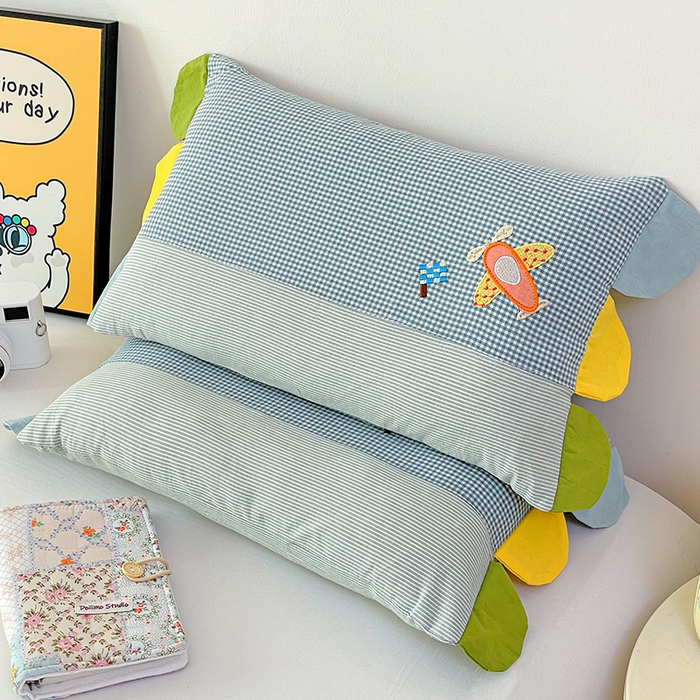 91家纺网 家纺一手货源 找家纺 卓昌枕芯 2025新款卡通全棉纯棉水洗棉儿童荞麦羽丝绒枕头枕芯可拆卸 蓝格-飞机 枕套加羽丝绒内胆30x50cm/只
