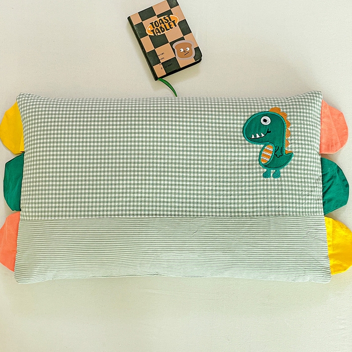 91家纺网 家纺一手货源 找家纺 卓昌枕芯 2025新款卡通全棉纯棉水洗棉儿童荞麦羽丝绒枕头枕芯可拆卸 绿格-恐龙 枕套加羽丝绒内胆30x50cm/只