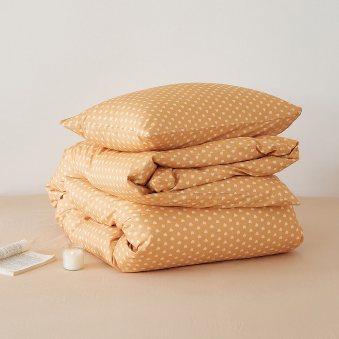 91家纺网 家纺一手货源 找家纺 EH家居 2025春夏新款40s全棉纯棉印花四件套-小幸运 橙色爱心