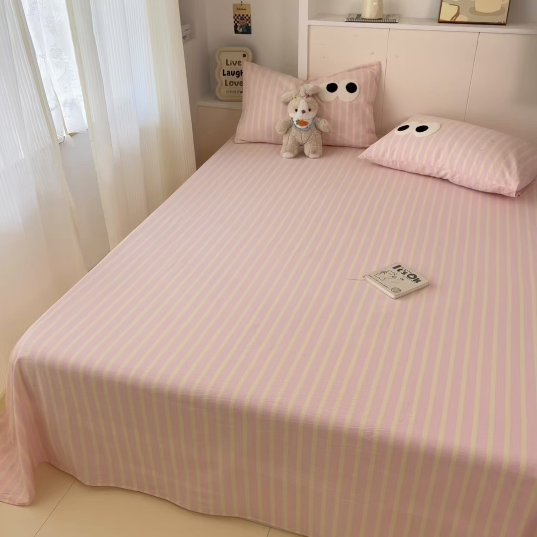 91家纺网 家纺一手货源 找家纺 桃子家居 2025新品ins全棉纯棉色织水洗毛巾绣大眼仔棉床单床笠单枕套三件套 色织水洗棉-大眼仔粉奶黄条