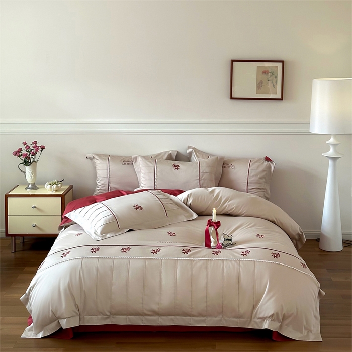 91家纺网 家纺一手货源 找家纺 （总）红番天家居馆 2025新款全棉纯棉贡缎长绒棉手工捏折刺绣蕾丝四件套-觅春