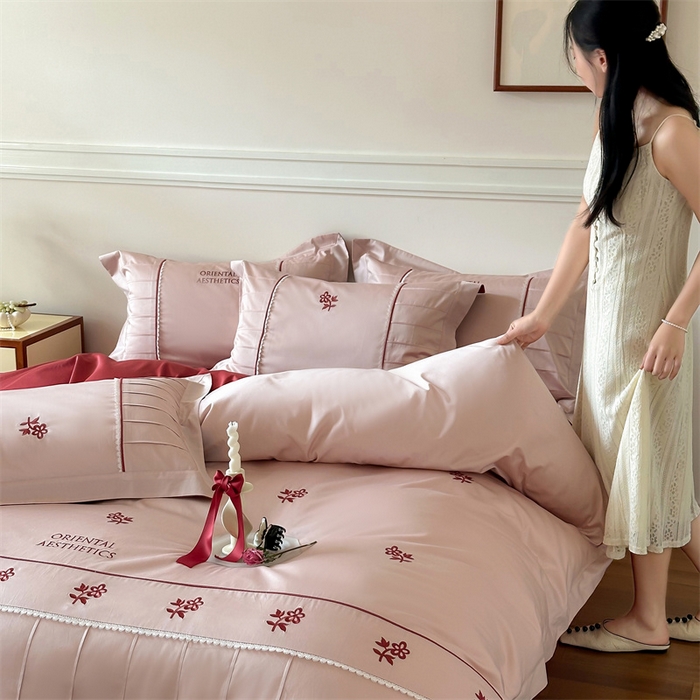 红番天家居馆 2025新款全棉纯棉贡缎长绒棉手工捏折刺绣蕾丝四件套-觅春 觅春-夹心粉