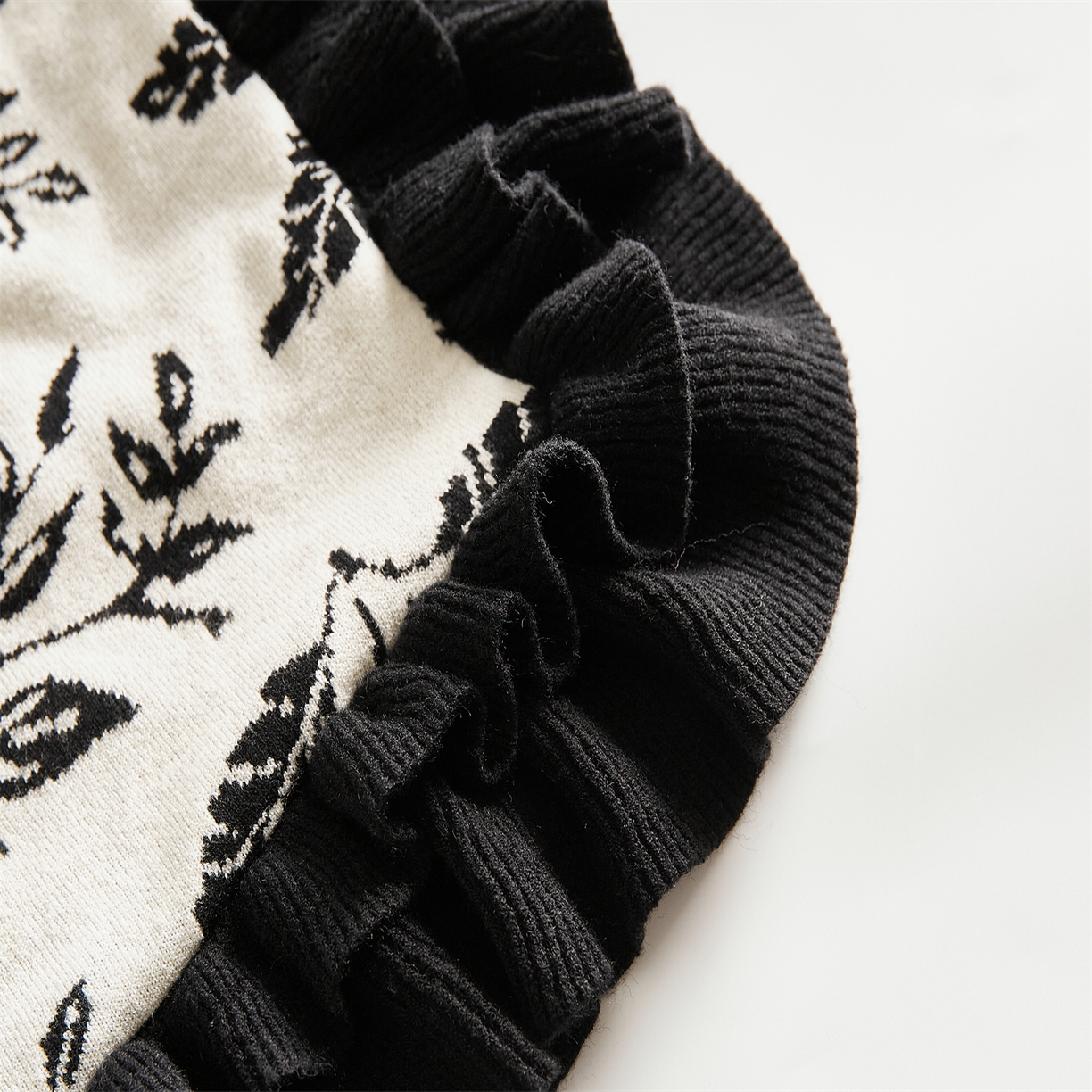 91家纺网 家纺一手货源 找家纺 （总）暖绵绵家纺 2025新款兔绒纱抱枕套-古苏【注：最低零售价：毯子154元、抱枕套（不含芯）48元 】