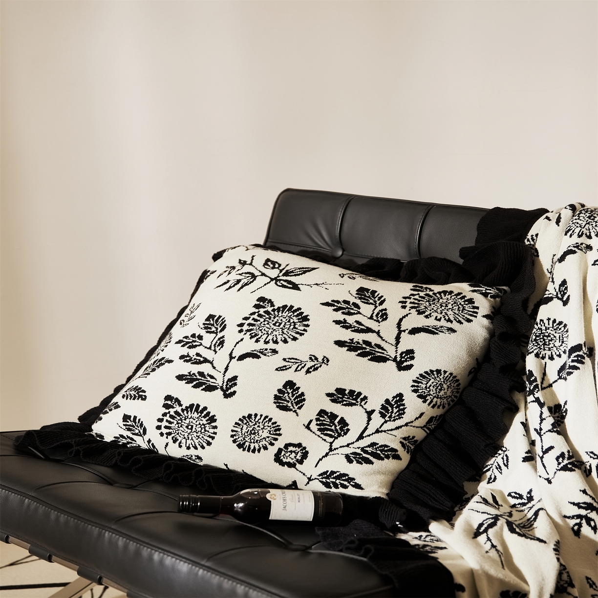 91家纺网 家纺一手货源 找家纺 （总）暖绵绵家纺 2025新款兔绒纱抱枕套-古苏【注：最低零售价：毯子154元、抱枕套（不含芯）48元 】