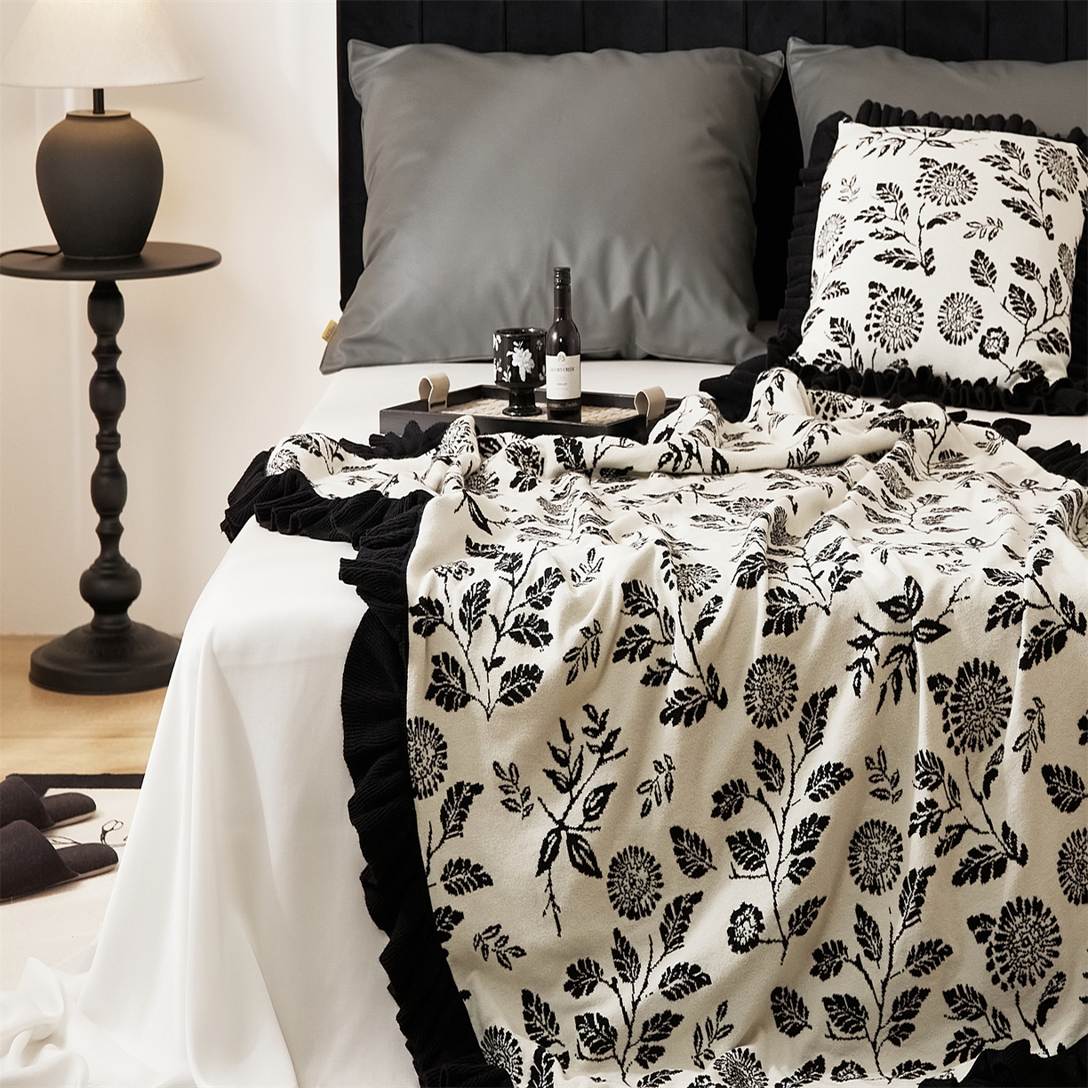 91家纺网 家纺一手货源 找家纺 （总）暖绵绵家纺 2025新款亲肤舒适毯子-古苏【注：最低零售价：毯子154元、抱枕套（不含芯）48元】