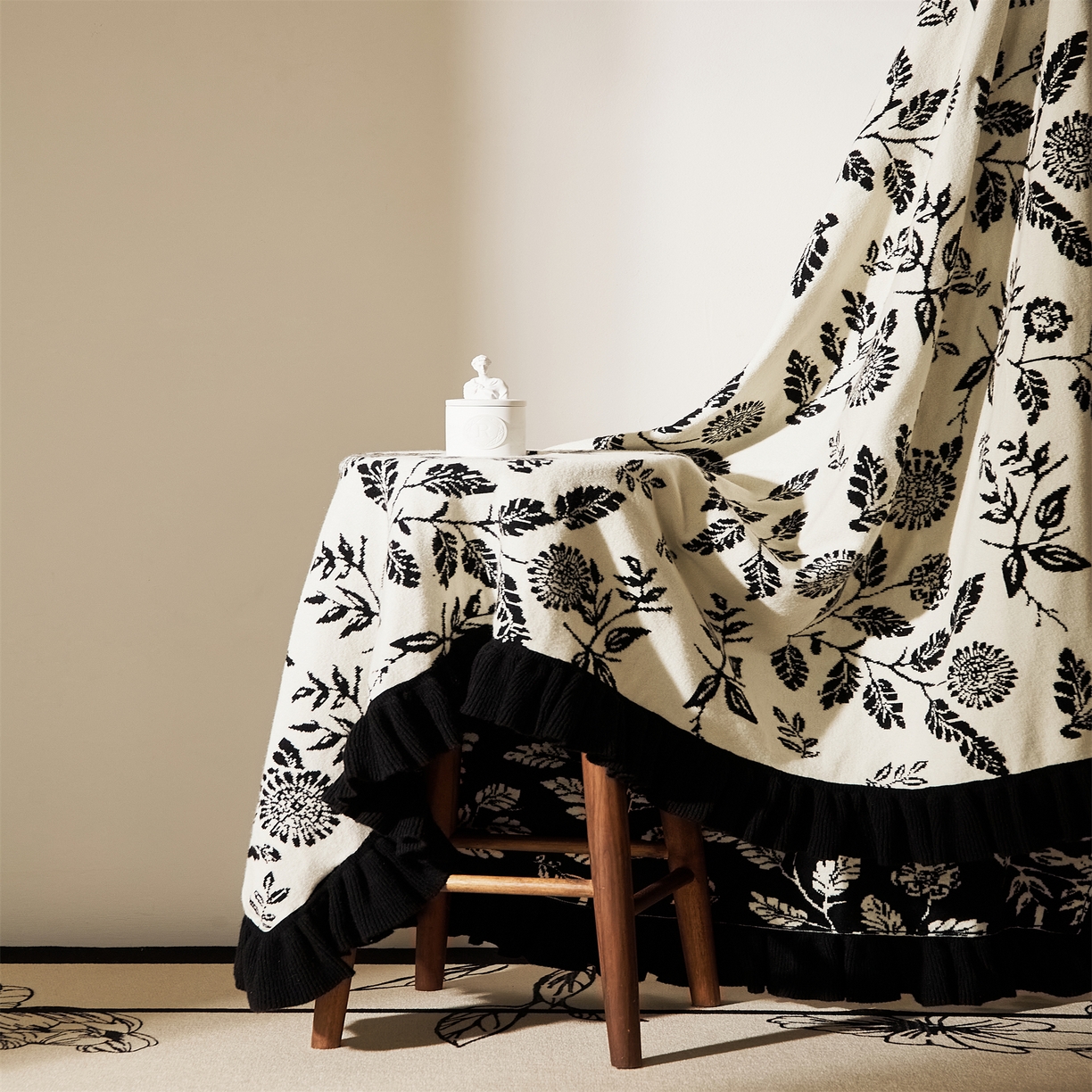 91家纺网 家纺一手货源 找家纺 （总）暖绵绵家纺 2025新款亲肤舒适毯子-古苏【注：最低零售价：毯子154元、抱枕套（不含芯）48元】