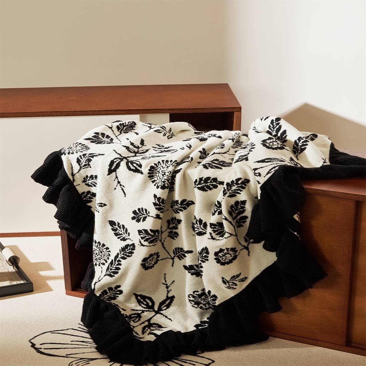 91家纺网 家纺一手货源 找家纺 （总）暖绵绵家纺 2025新款亲肤舒适毯子-古苏【注：最低零售价：毯子154元、抱枕套（不含芯）48元】