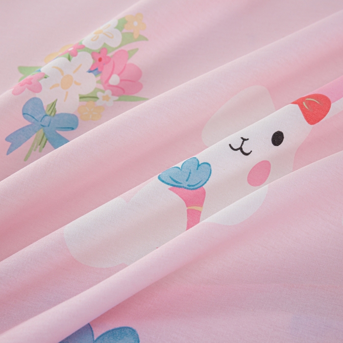 91家纺网 家纺一手货源 找家纺 上学郎家居 2025新款全棉13070学生宿舍三件套单人床床单被套纯棉六件套学生床上用品 草莓兔-粉