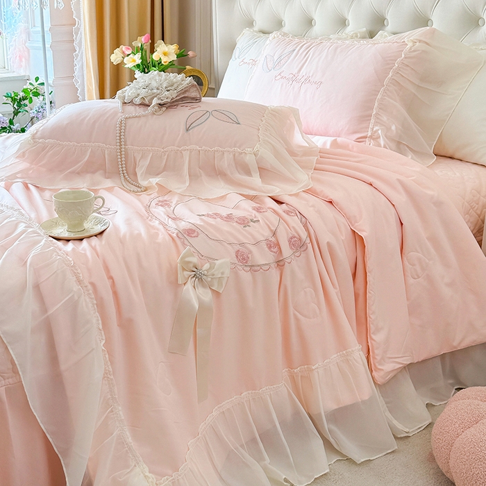 91家纺网 家纺一手货源 找家纺 （总）宅家居 2025新款法式花边浪漫花卉爱心刺绣绗绣床盖夏被夏凉被空调被四件套-玫瑰之恋