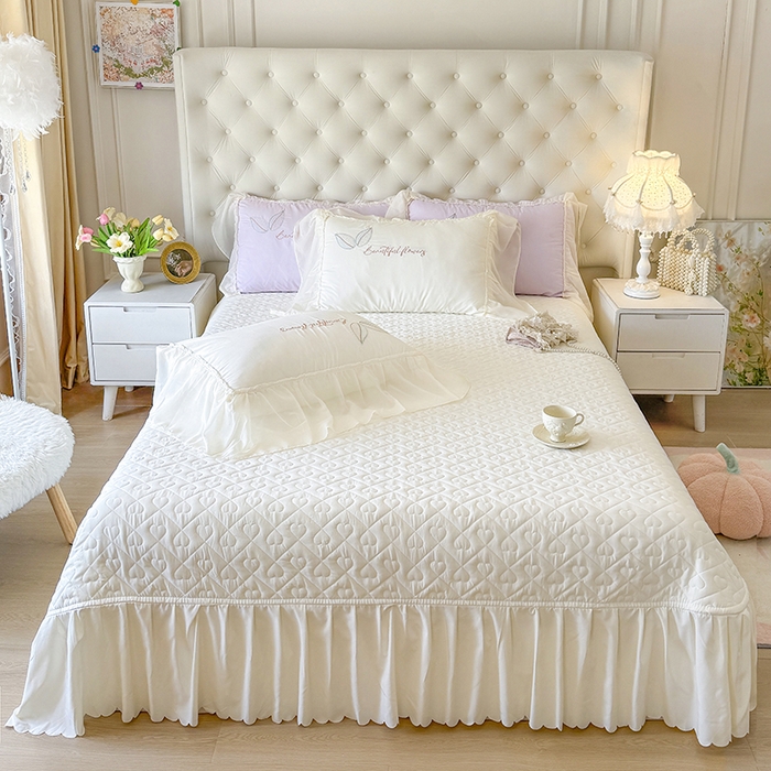 91家纺网 家纺一手货源 找家纺 宅家居 2025新款法式花边浪漫花卉爱心刺绣绗绣床盖夏被夏凉被空调被四件套-玫瑰之恋 玫瑰之恋-奶白