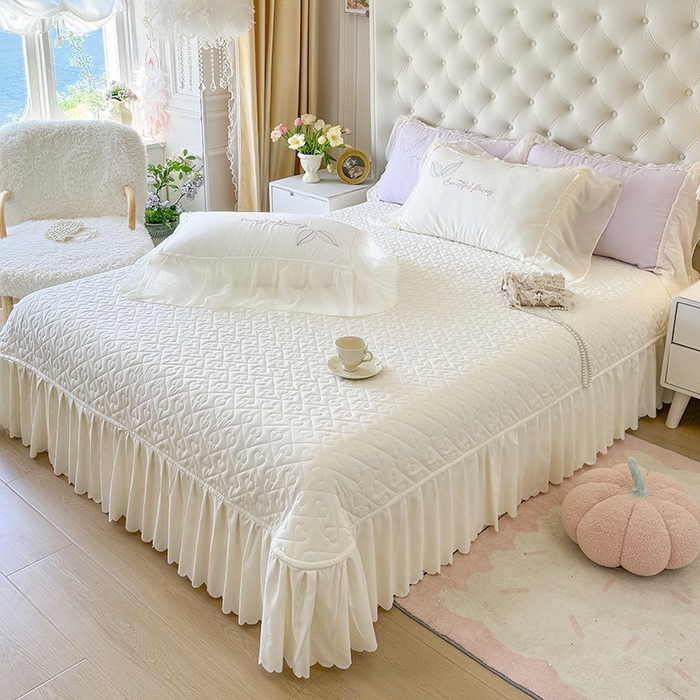 91家纺网 家纺一手货源 找家纺 宅家居 2025新款法式花边浪漫花卉爱心刺绣绗绣床盖夏被夏凉被空调被四件套-玫瑰之恋 玫瑰之恋-奶白