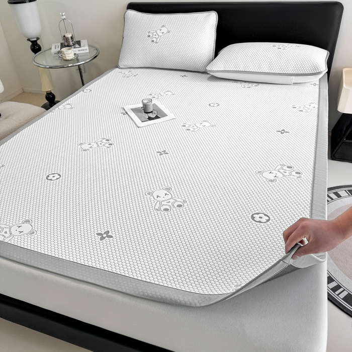 91家纺网 家纺一手货源 找家纺 世爵 2025新款A类凉感冰豆豆凉席 暴力熊-灰