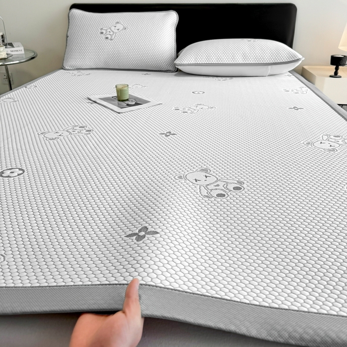 91家纺网 家纺一手货源 找家纺 世爵 2025新款A类凉感冰豆豆凉席 暴力熊-灰