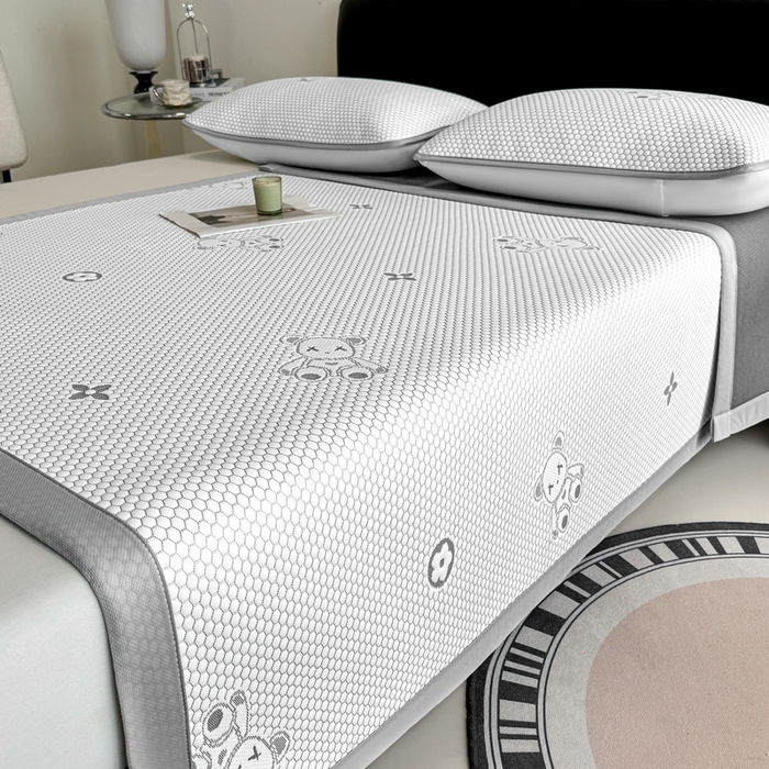 91家纺网 家纺一手货源 找家纺 世爵 2025新款A类凉感冰豆豆凉席 暴力熊-灰