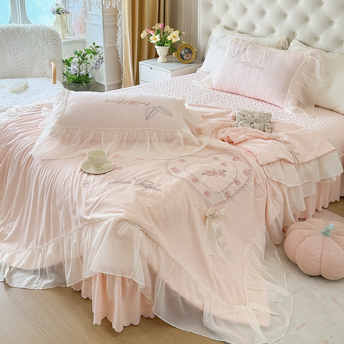 91家纺网 家纺一手货源 找家纺 （总）宅家居 2025新款法式花边浪漫花卉爱心刺绣绗绣床盖夏被夏凉被空调被四件套-玫瑰之恋