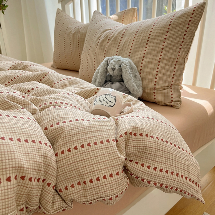 91家纺网 家纺一手货源 找家纺 XIWEN-希文家纺 2025新款A类全棉纯棉有氧双层纱四件套 竖条爱心-咖