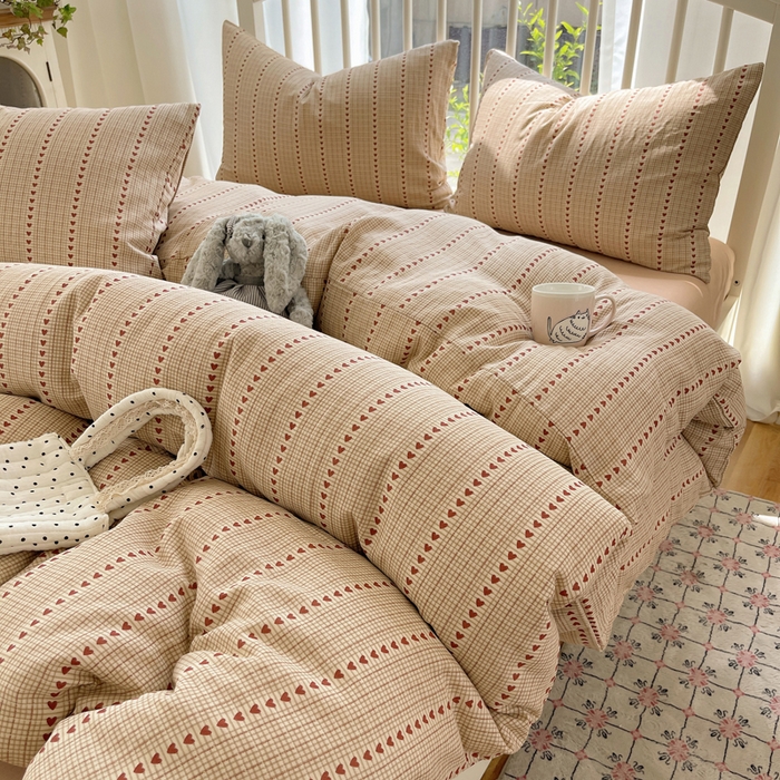 91家纺网 家纺一手货源 找家纺 XIWEN-希文家纺 2025新款A类全棉纯棉有氧双层纱四件套 竖条爱心-咖