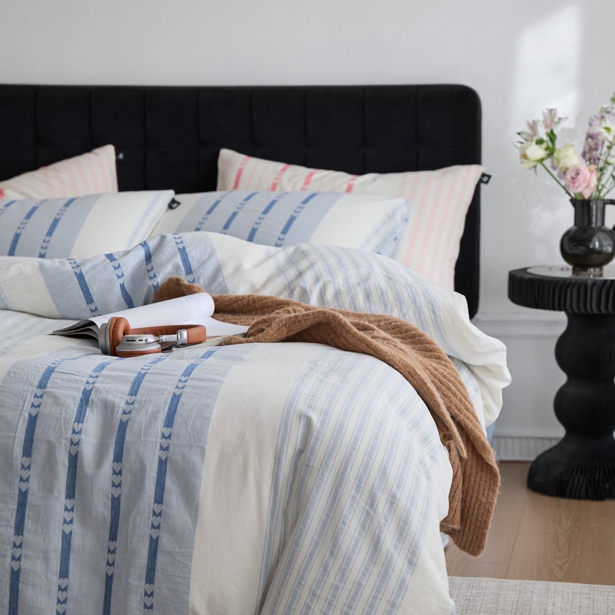 91家纺网 家纺一手货源 找家纺 安莱生活 2025新色织爱心提花条纹系列四件套 蓝汐纹心