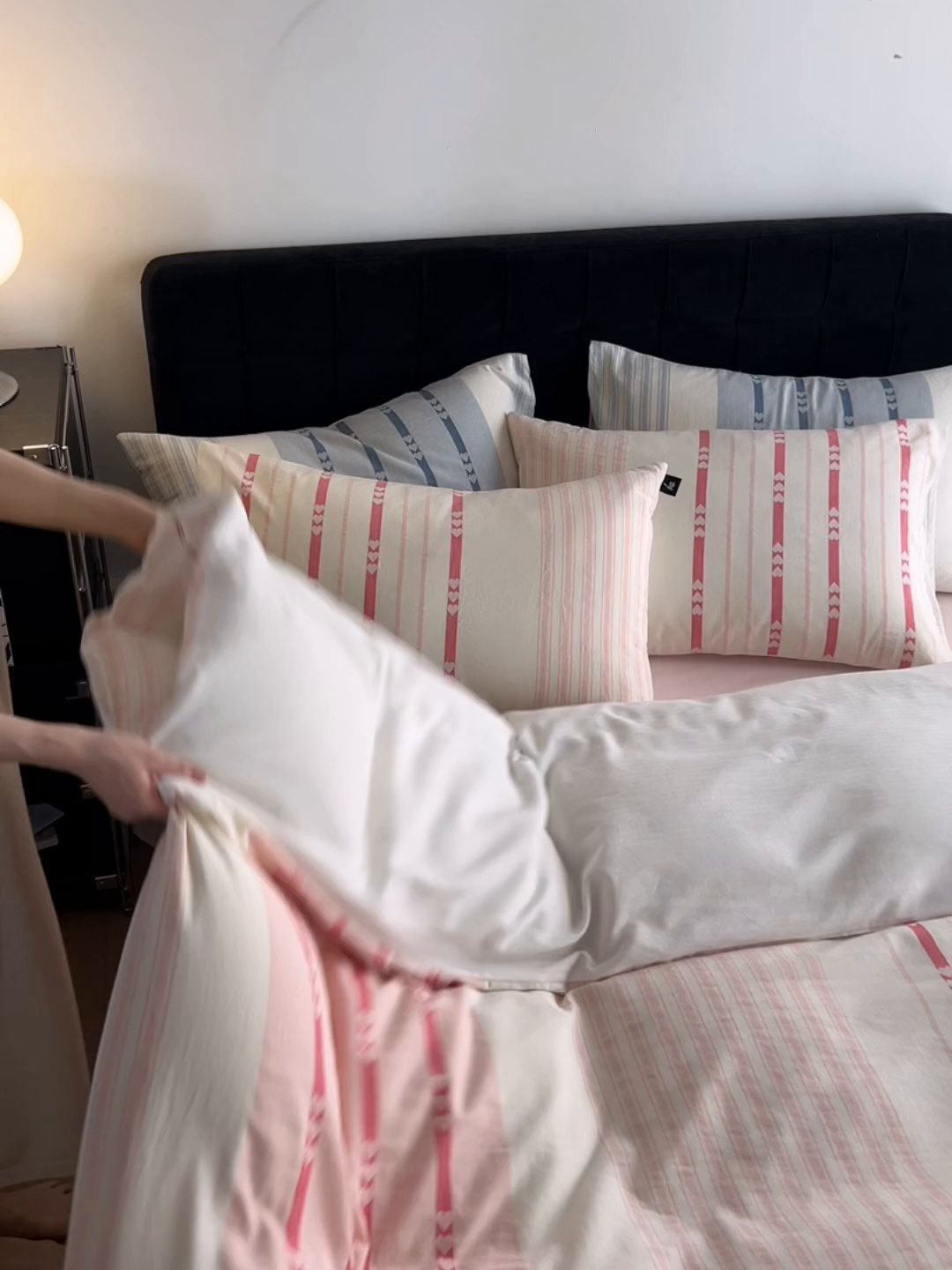 91家纺网 家纺一手货源 找家纺 安莱生活 2025新色织爱心提花条纹系列四件套 甜芯条萌