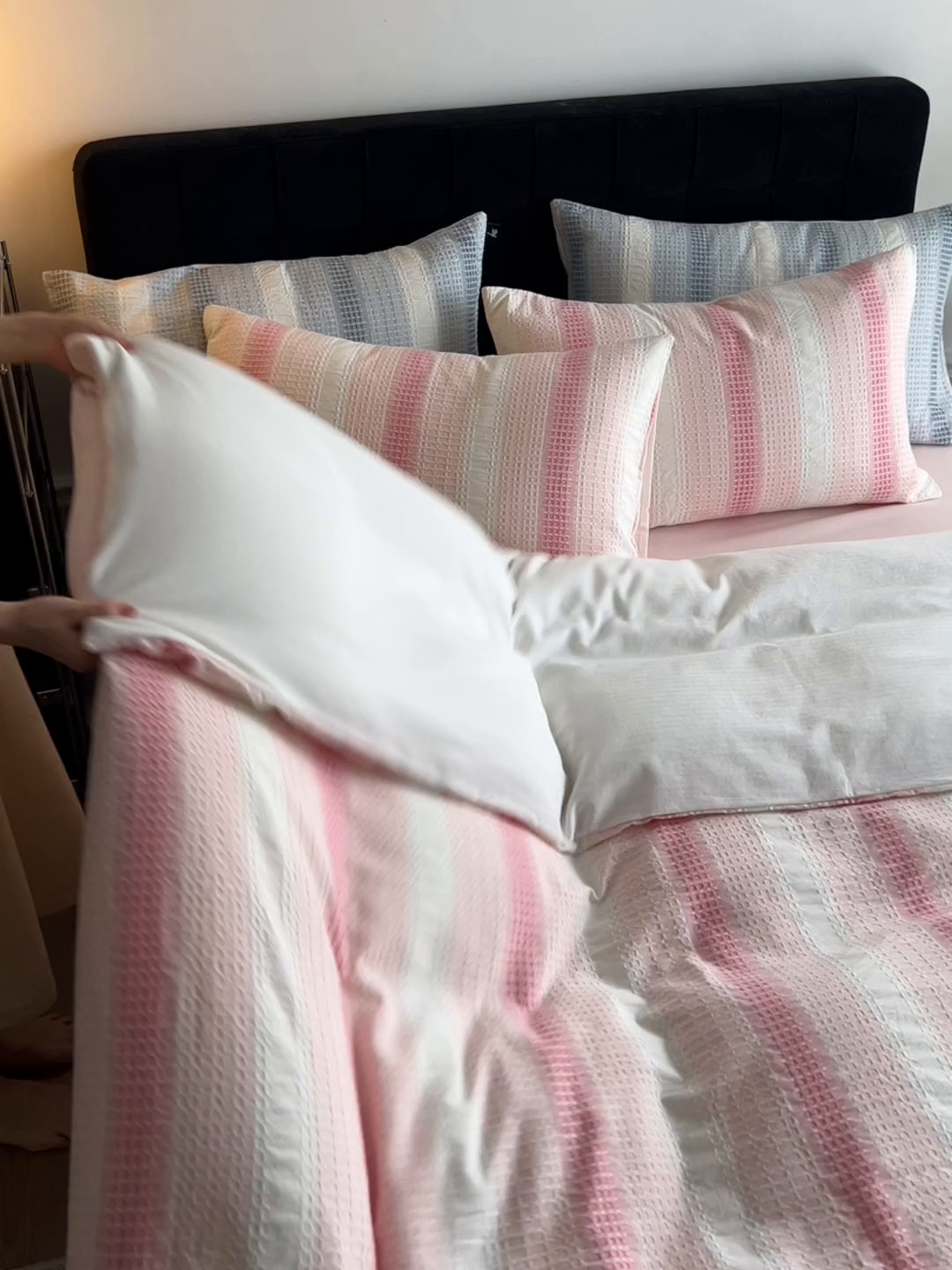 91家纺网 家纺一手货源 找家纺 安莱生活 2025新款渐变华夫格系列四件套 粉芙格莉