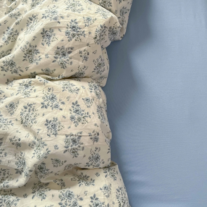 91家纺网 家纺一手货源 找家纺 罗亿家纺 2025新款软绵绵的双拼印花小清新水洗云朵棉四件套（含买家秀场景二） 春日与玫瑰