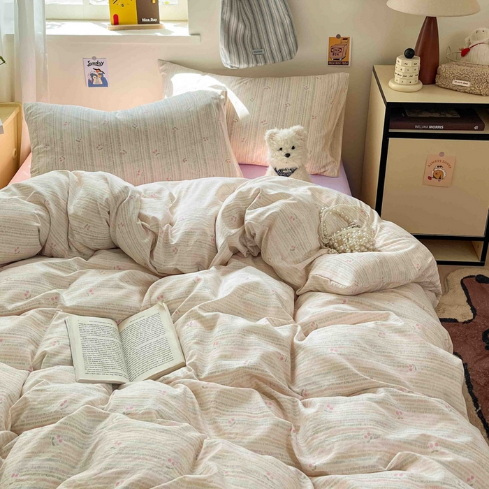 91家纺网 家纺一手货源 找家纺 罗亿家纺 2025新款软绵绵的双拼印花小清新水洗云朵棉四件套（含买家秀场景二） 樱桃恋曲