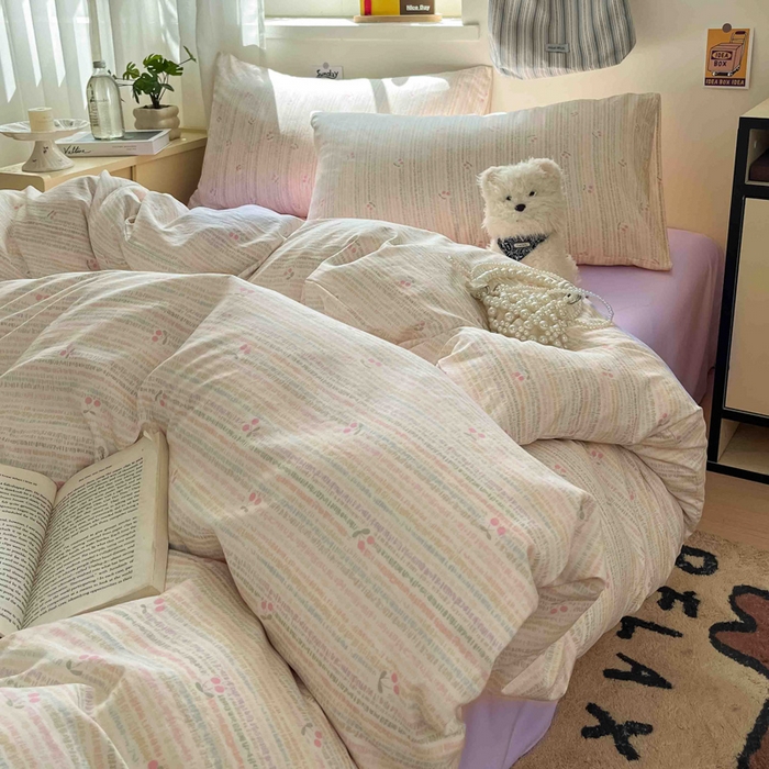 91家纺网 家纺一手货源 找家纺 罗亿家纺 2025新款软绵绵的双拼印花小清新水洗云朵棉四件套（含买家秀场景二） 樱桃恋曲