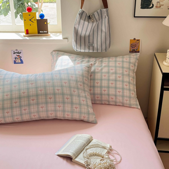 91家纺网 家纺一手货源 找家纺 罗亿家纺 2025新款软绵绵的双拼印花小清新水洗云朵棉四件套（含买家秀场景二） 温暖粉心