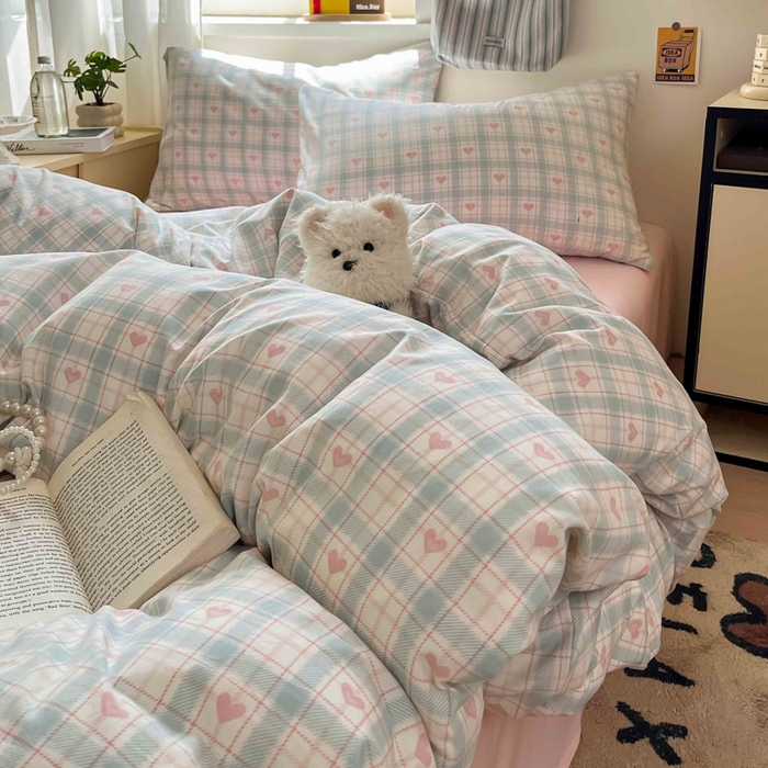 91家纺网 家纺一手货源 找家纺 罗亿家纺 2025新款软绵绵的双拼印花小清新水洗云朵棉四件套（含买家秀场景二） 温暖粉心