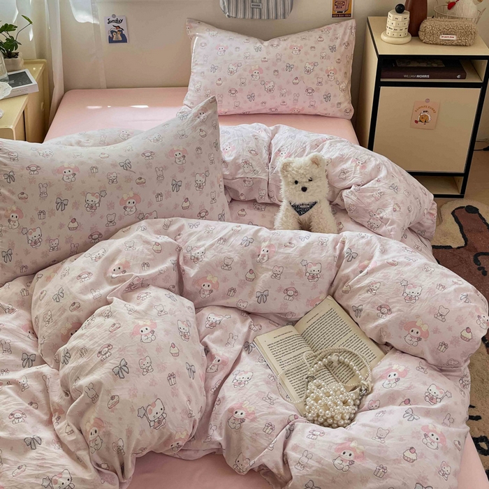 91家纺网 家纺一手货源 找家纺 罗亿家纺 2025新款软绵绵的双拼印花小清新水洗云朵棉四件套（含买家秀场景二） 乐蒂的好朋友