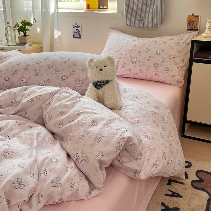 91家纺网 家纺一手货源 找家纺 罗亿家纺 2025新款软绵绵的双拼印花小清新水洗云朵棉四件套（含买家秀场景二） 乐蒂的好朋友