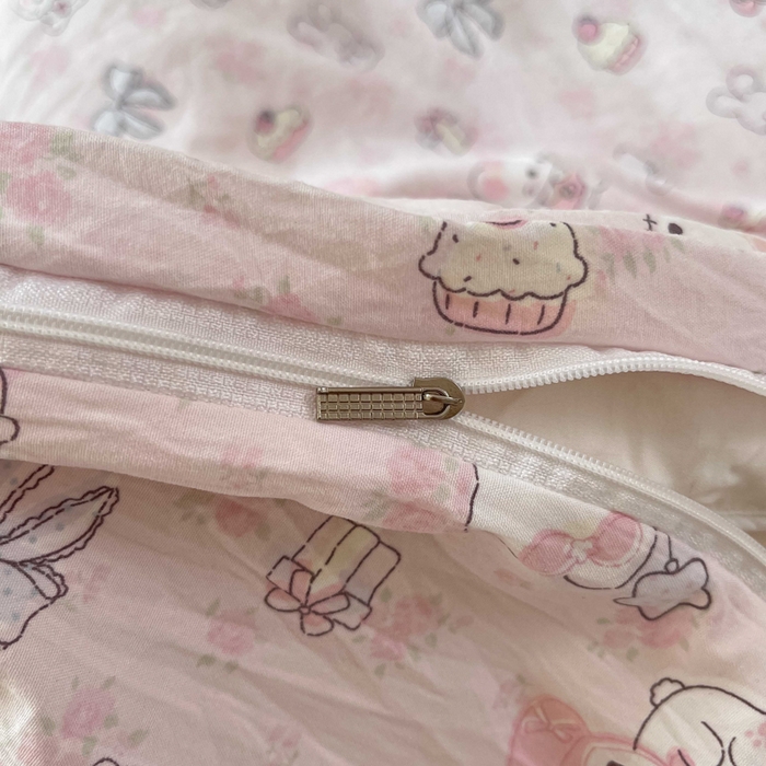 91家纺网 家纺一手货源 找家纺 罗亿家纺 2025新款软绵绵的双拼印花小清新水洗云朵棉四件套（含买家秀场景二） 乐蒂的好朋友