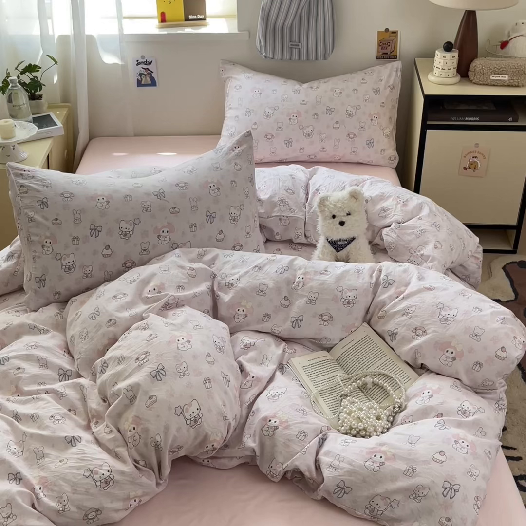 91家纺网 家纺一手货源 找家纺 罗亿家纺 2025新款软绵绵的双拼印花小清新水洗云朵棉四件套（含买家秀场景二） 乐蒂的好朋友