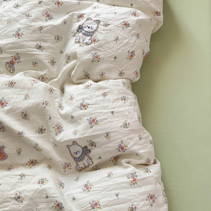 91家纺网 家纺一手货源 找家纺 罗亿家纺 2025新款软绵绵的双拼印花小清新水洗云朵棉四件套（含买家秀场景二） 呼噜小狗