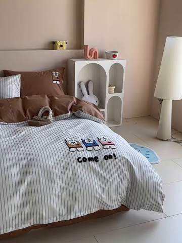 91家纺网 家纺一手货源 找家纺 2025新款全棉印花加绣花四件套 举手兔-咖