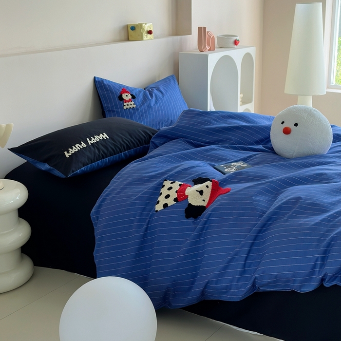 91家纺网 家纺一手货源 找家纺 2025新款全棉印花加绣花四件套 斑点狗