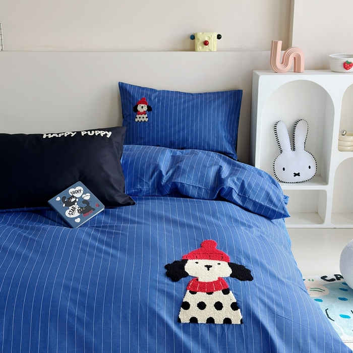 91家纺网 家纺一手货源 找家纺 2025新款全棉印花加绣花四件套 斑点狗