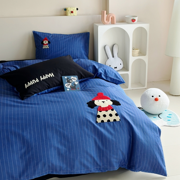 91家纺网 家纺一手货源 找家纺 2025新款全棉印花加绣花四件套 斑点狗