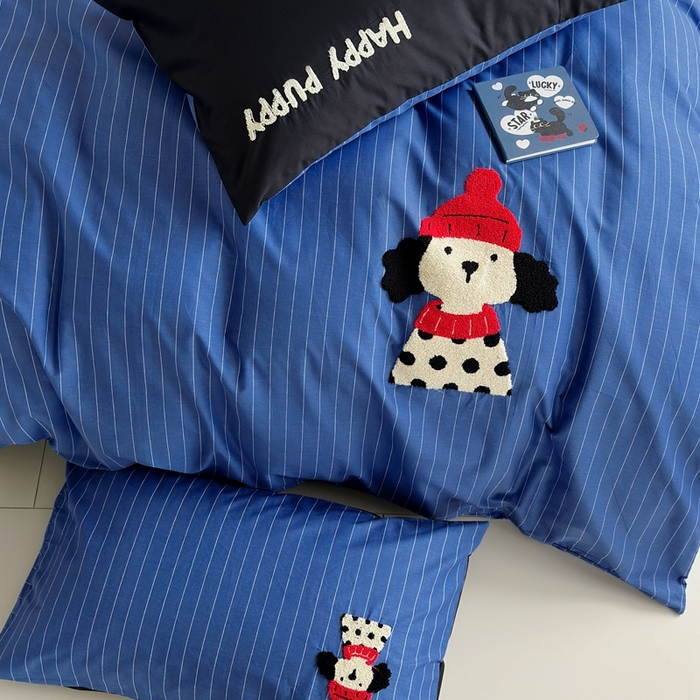 91家纺网 家纺一手货源 找家纺 2025新款全棉印花加绣花四件套 斑点狗