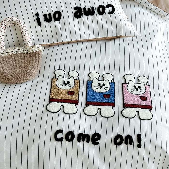 91家纺网 家纺一手货源 找家纺 2025新款全棉印花加绣花四件套 举手兔-咖