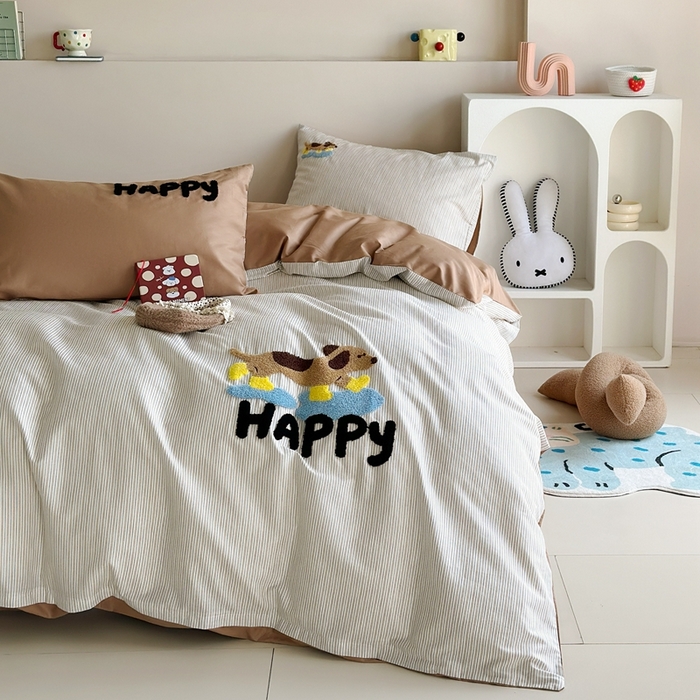 91家纺网 家纺一手货源 找家纺 2025新款全棉印花加绣花四件套 小旺仔