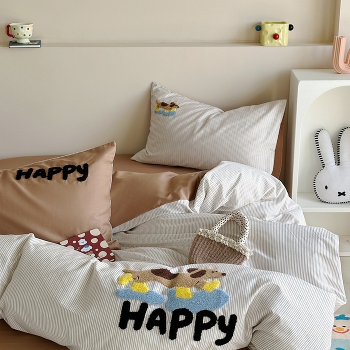 91家纺网 家纺一手货源 找家纺 2025新款全棉印花加绣花四件套 小旺仔