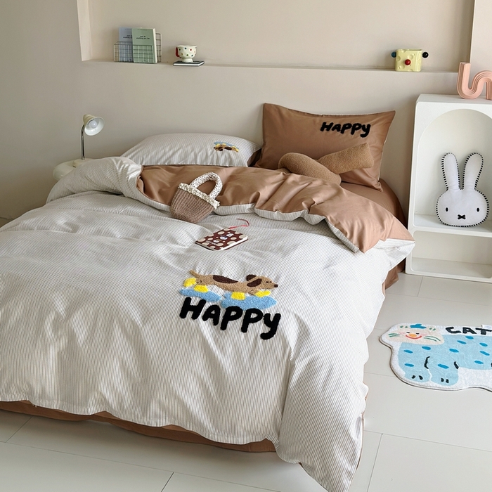 91家纺网 家纺一手货源 找家纺 2025新款全棉印花加绣花四件套 小旺仔