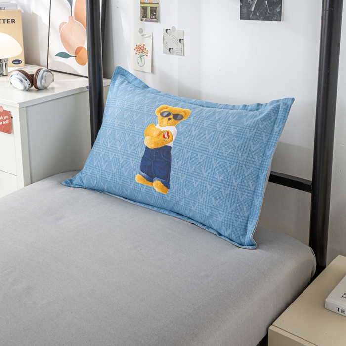 91家纺网 家纺一手货源 找家纺 上学郎家居 2025新款全棉学生三件套宿舍单人床六件套纯棉床上用品 酷酷熊-蓝